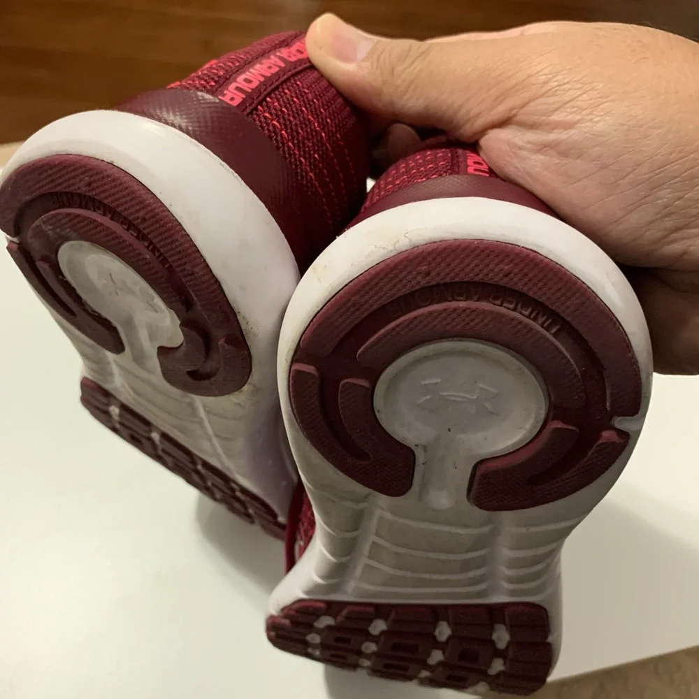 Under armour shoes - Picture 5 of 6